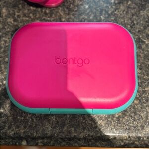 Bentgo Pink and Teal Lunch Box